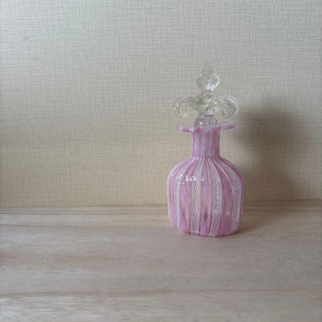 ベネチアングラス 香水瓶 金彩 ガラス製 工芸品 置物 花器にも - メルカリ