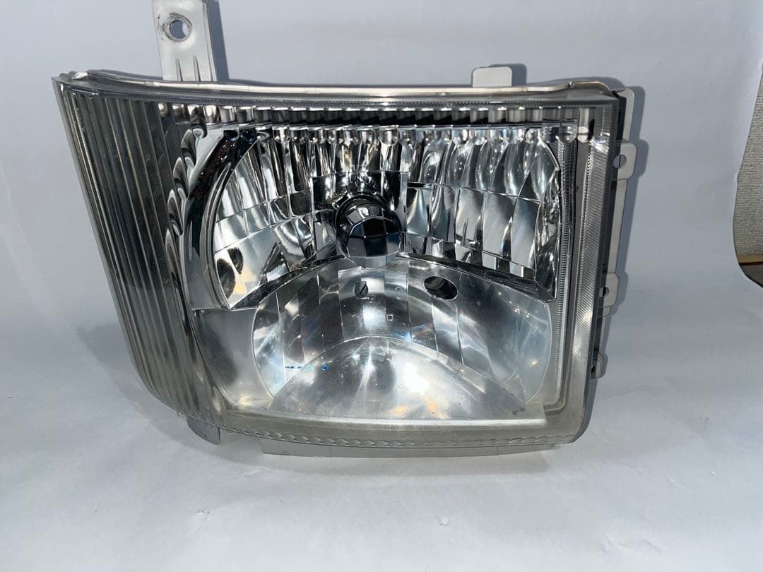 中古 いすゞ純正 右側 ヘッドライト KOITO 110-21872ジャンク品 - メルカリ