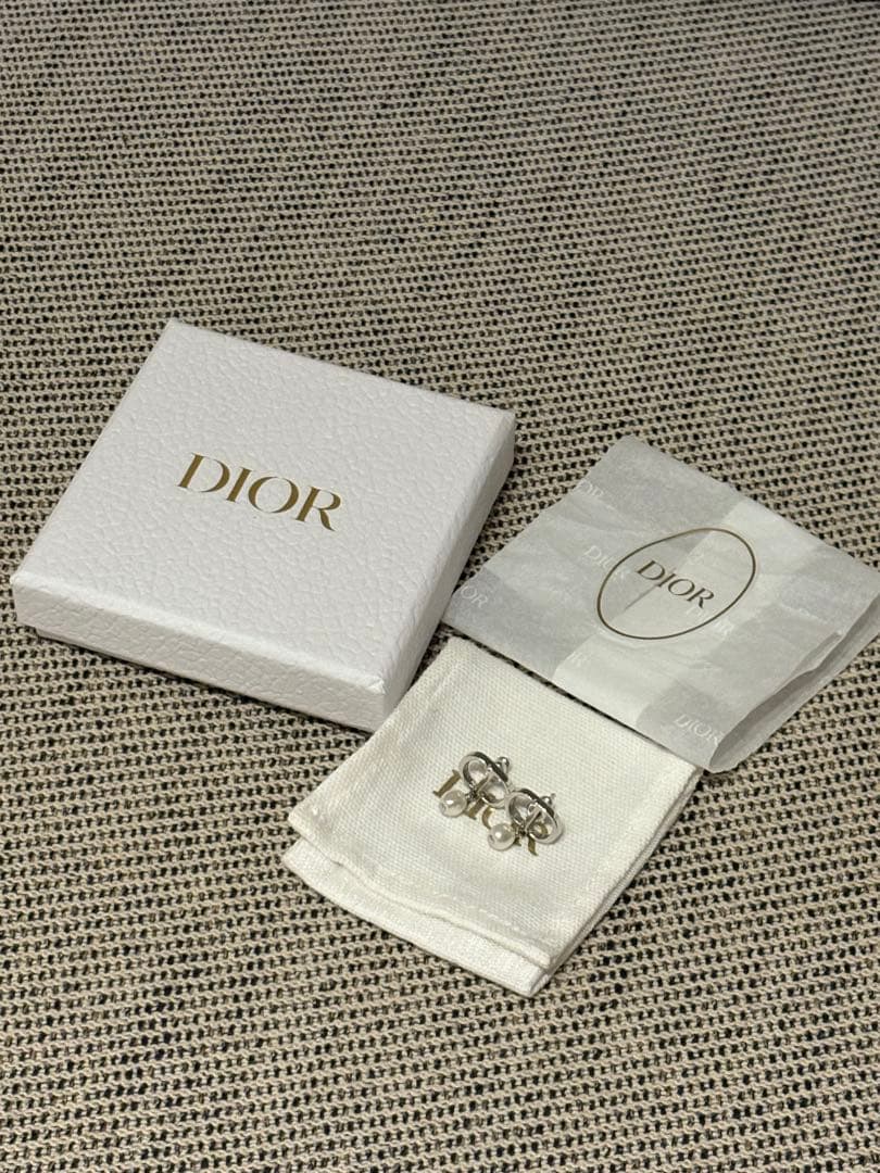 【美品‼️】Dior Petit CD ピアス メタル&レジンパール DIOR | Petit CD ピアス メタル & レジンパール