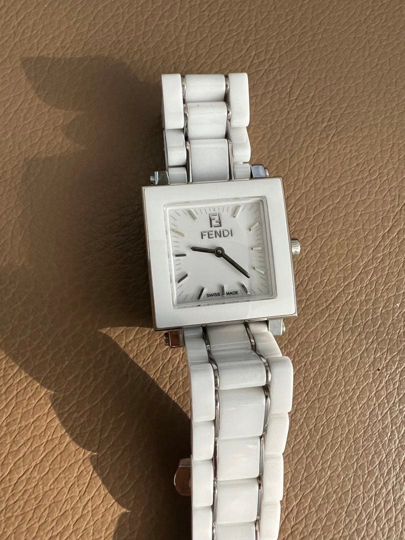 週末セール！Fendi セラミックホワイト 時計 白 - メルカリ