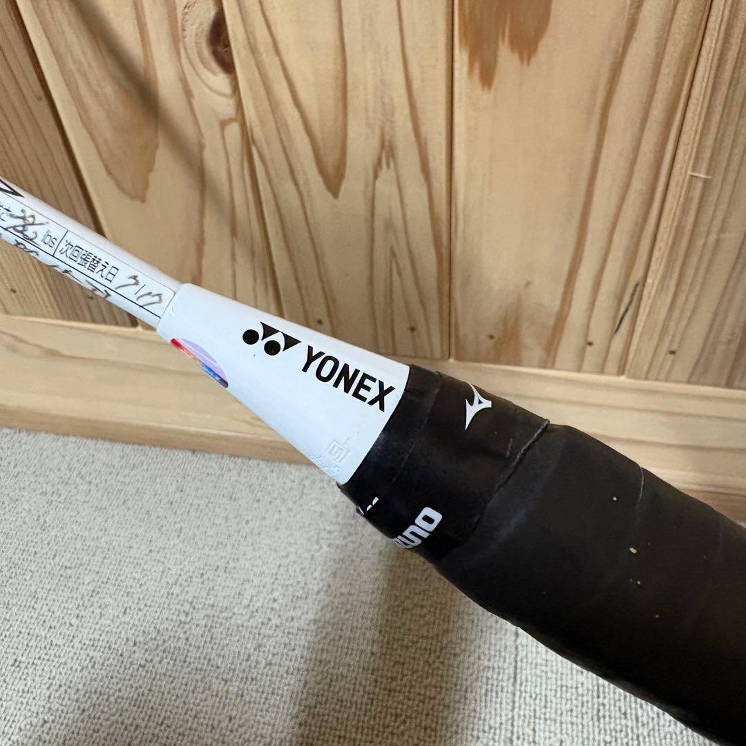 【美品】YONEX ヨネックス NANOFLARE 200 バトミントンラケット