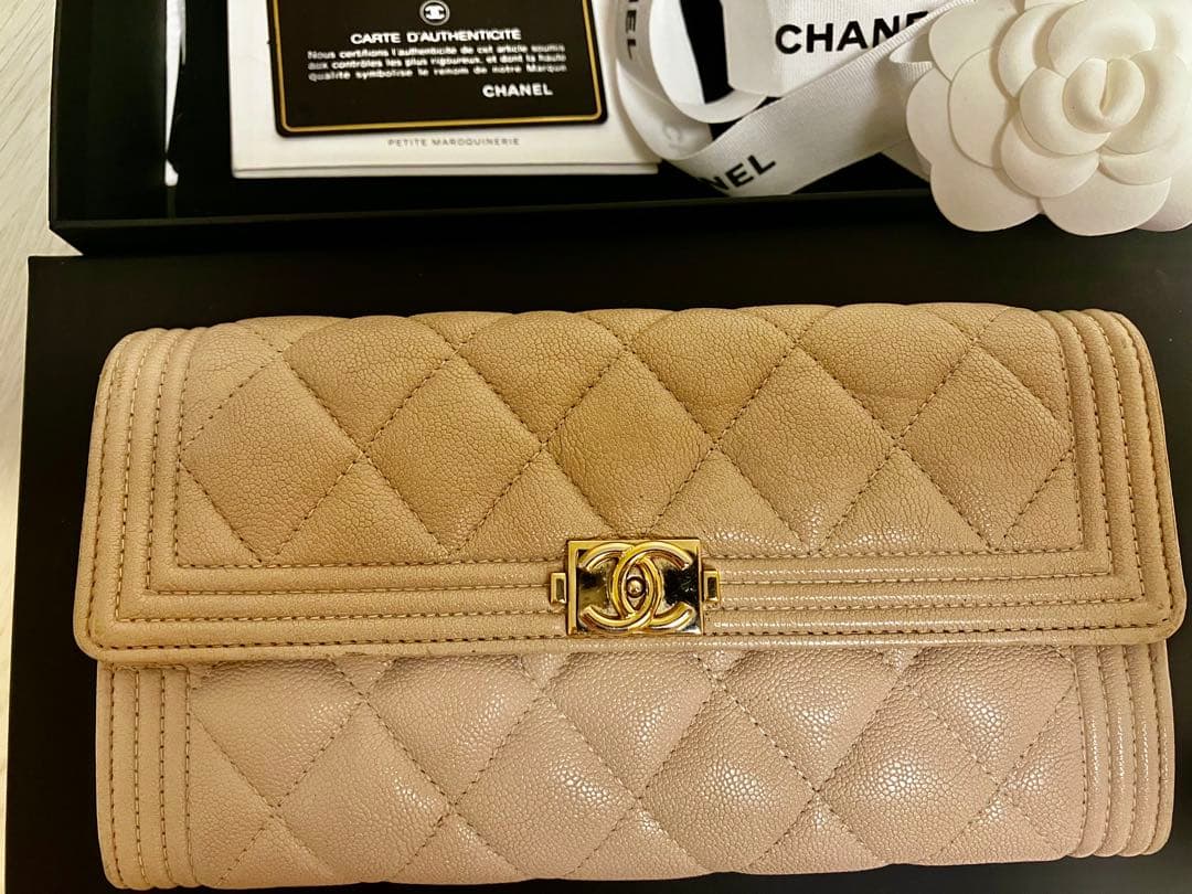 CHANEL ベージュ キルティング 長財布 - メルカリ