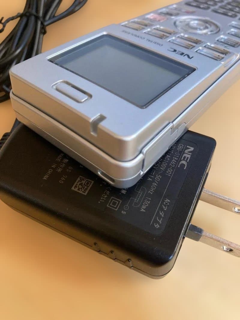 NEC IP8D-8PS-3 PHS充電器付き - メルカリ