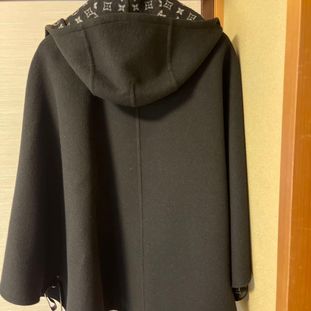 Louis Vuitton フード付きケープ　ブラック 36