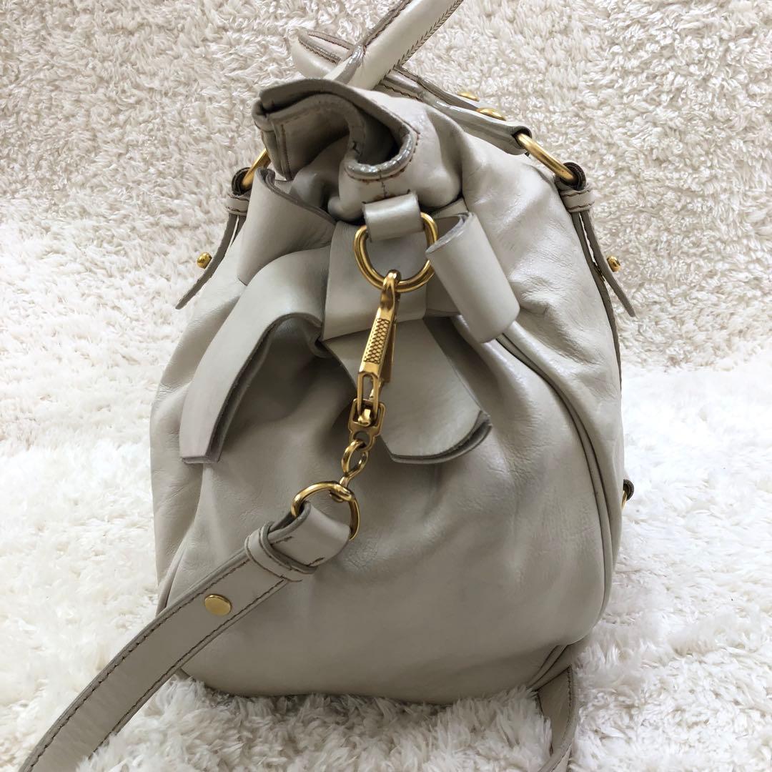 MIU MIU VITELLO LUX ショルダーバッグ 2WAY ホワイト - メルカリ