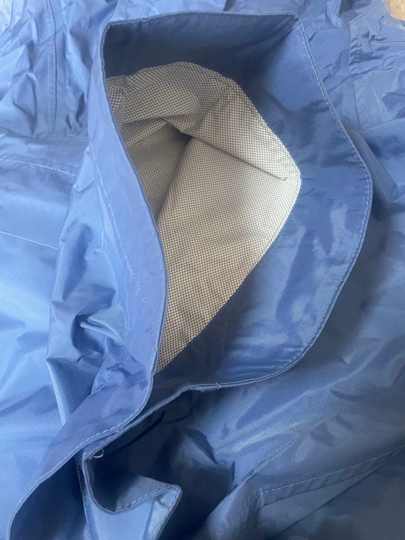 お値下げ エーグル 未使用 フード付きポンチョ - メルカリ