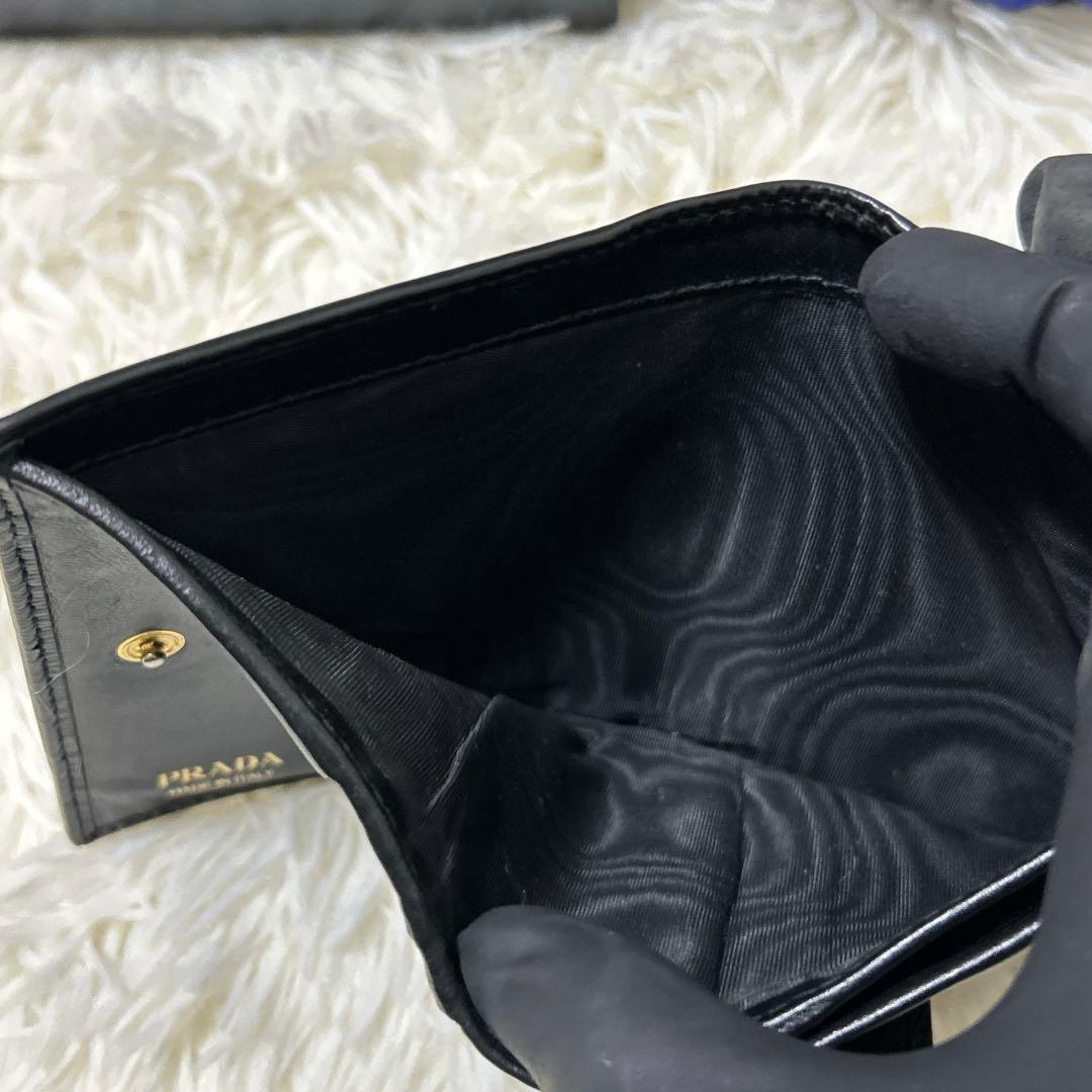 現行 プラダ ヴィッテロムーブ 折り財布 三角ロゴ ゴールド RFID