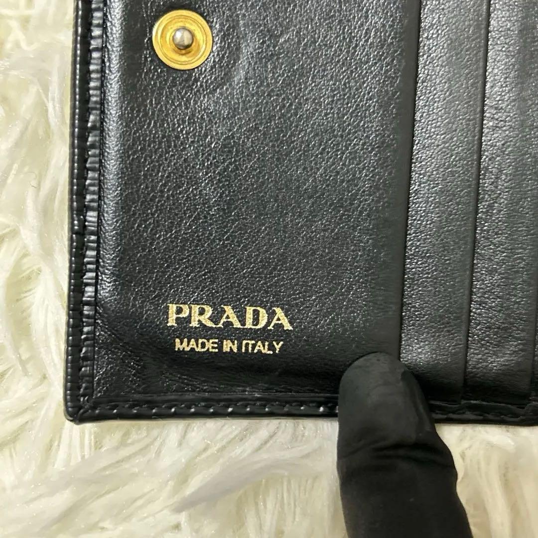 現行 プラダ ヴィッテロムーブ 折り財布 三角ロゴ ゴールド RFID