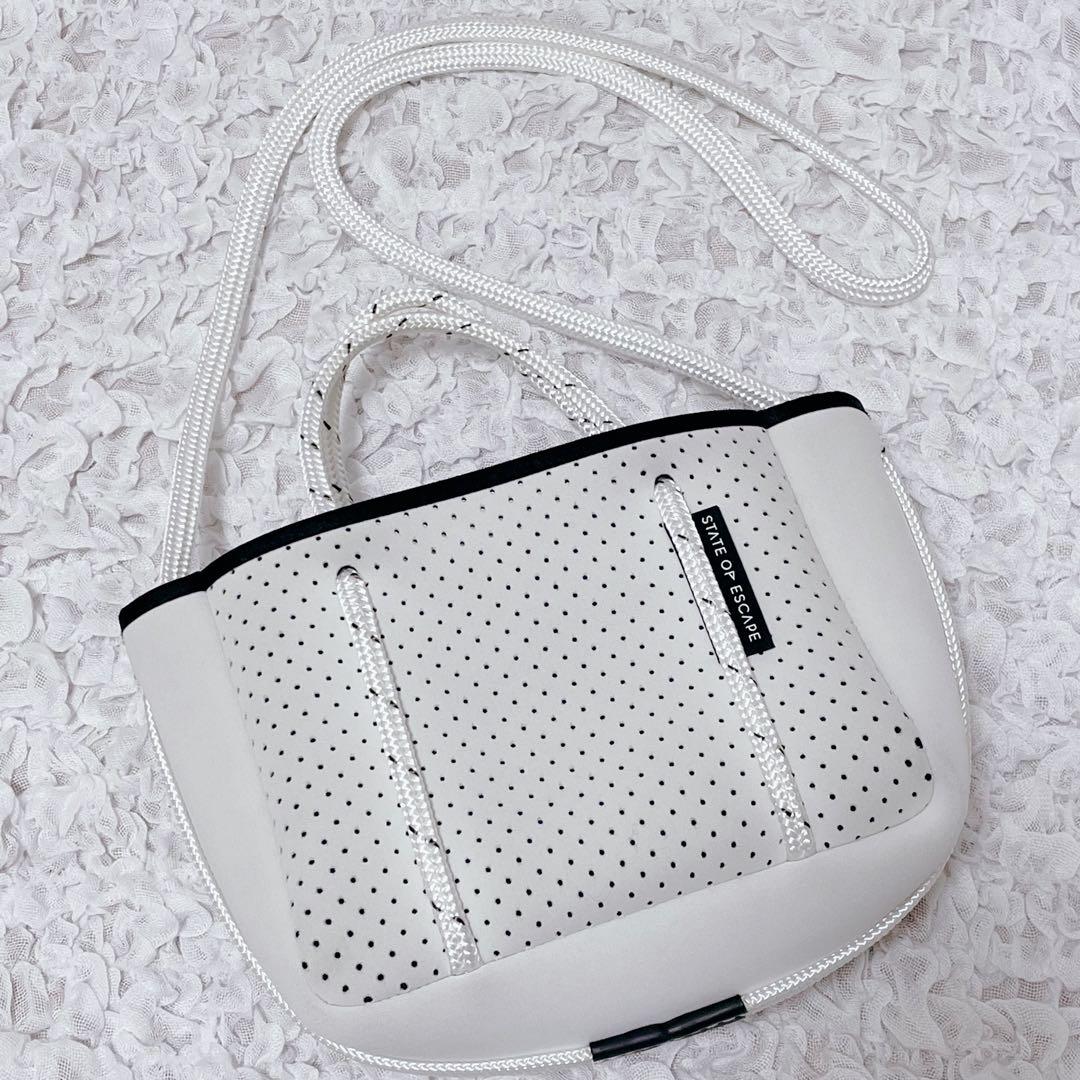 美品✨STATE OF ESCAPE マイクロ 2way ショルダーバッグ 白 - メルカリ