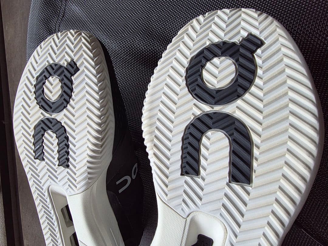 シューズ(男性用) On THE ROGER Advantage Pro Clay 28.0cm