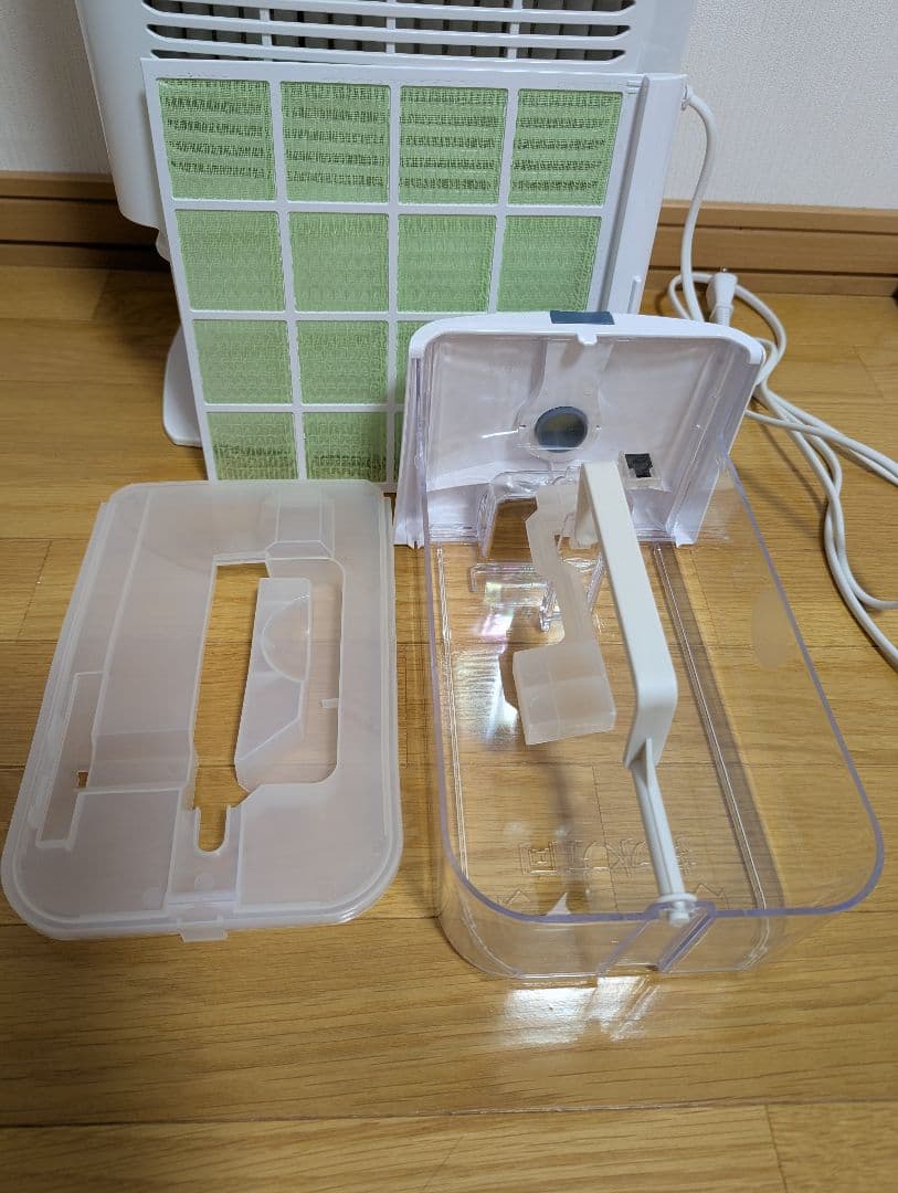 デシカント式除湿機　8.0L/日