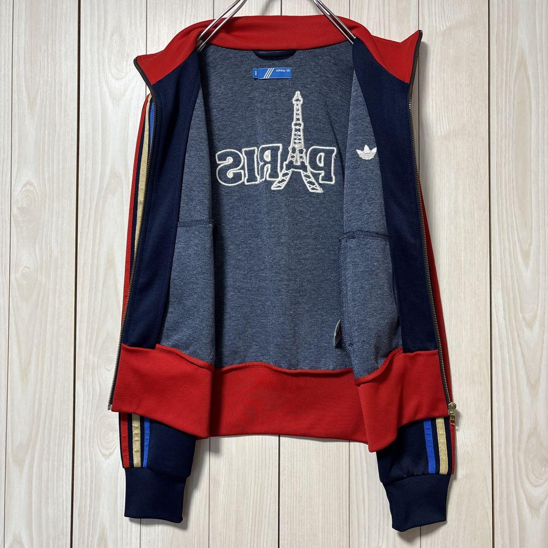 《人気》 アディダス トラックジャケット 刺繍 ビッグロゴ 立ち襟 PARIS