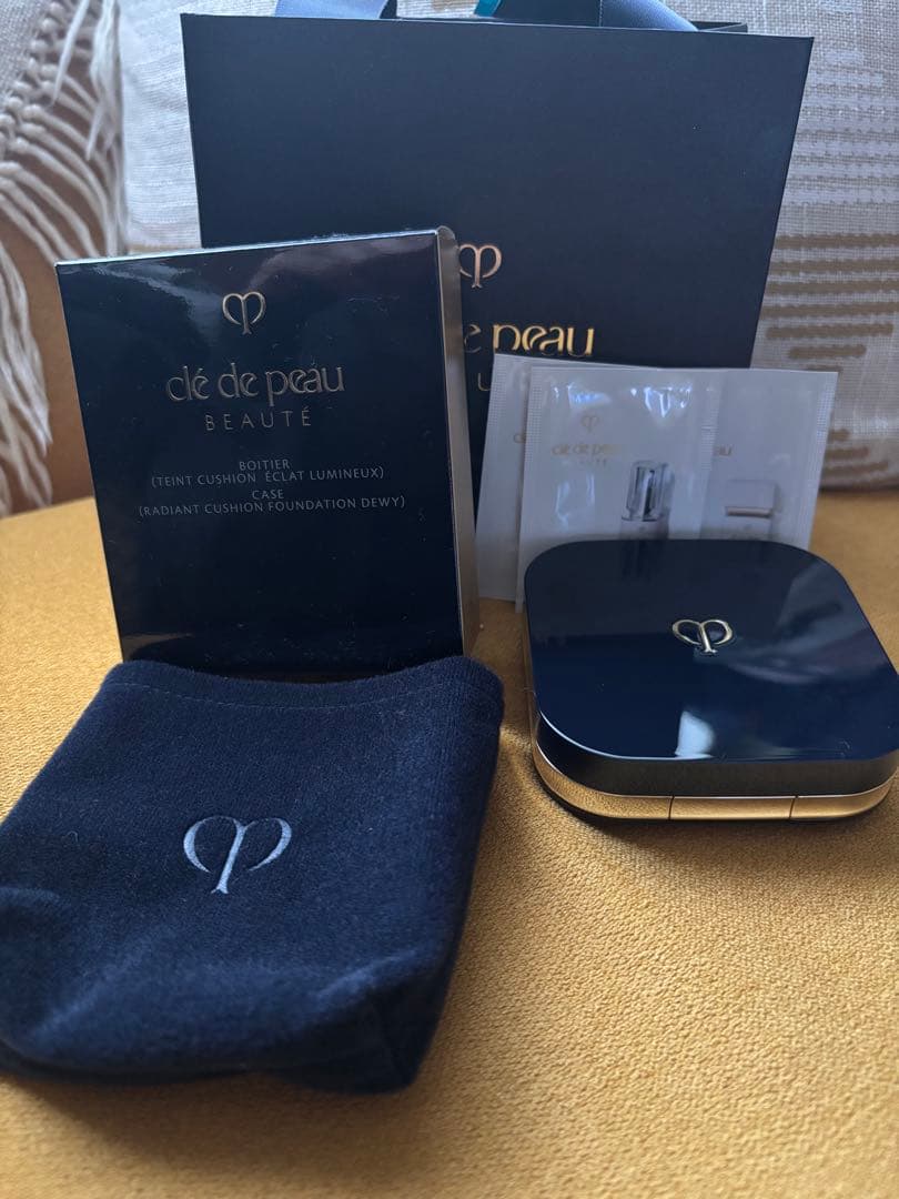 clé de peau クッションファンデーション 10 clé de peau BEAUTÉ/クレ・ド・ポー ボーテ クッション