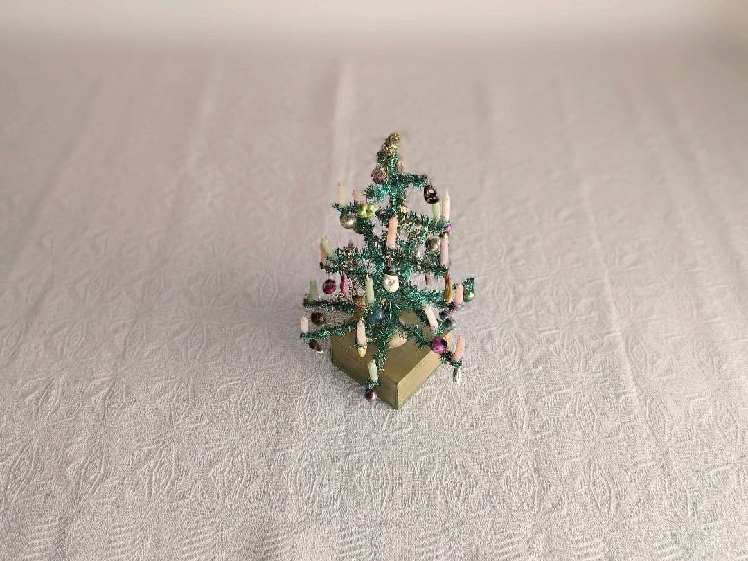 antique ❀ キュートなオーナメント達と 本物のキャンドル * ツリー