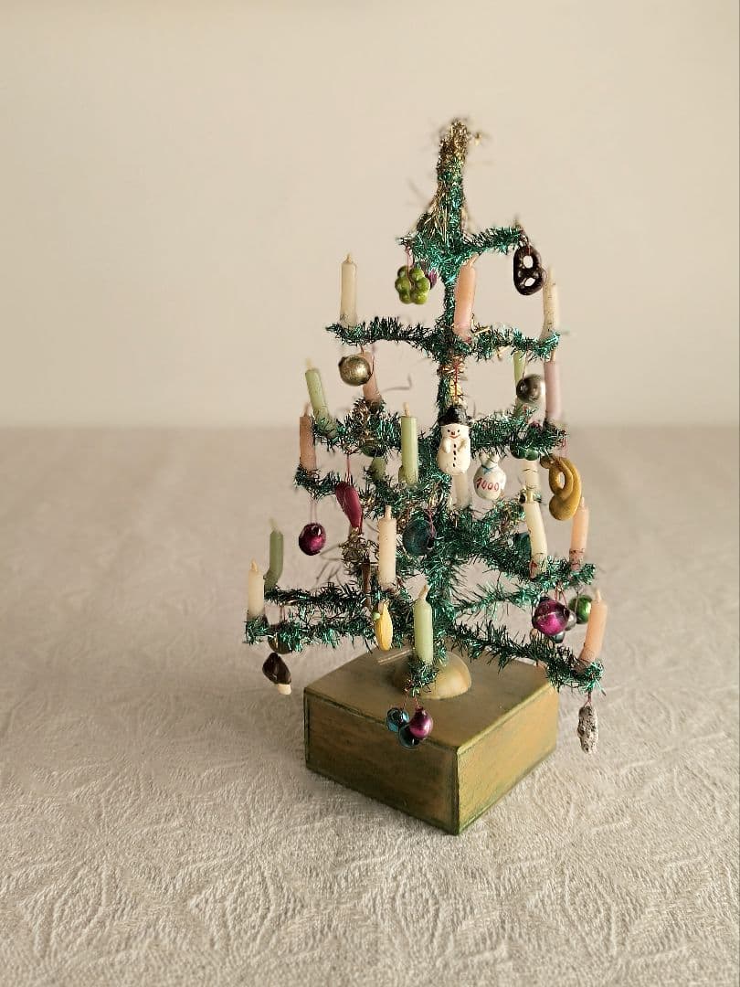 antique ❀ キュートなオーナメント達と 本物のキャンドル * ツリー