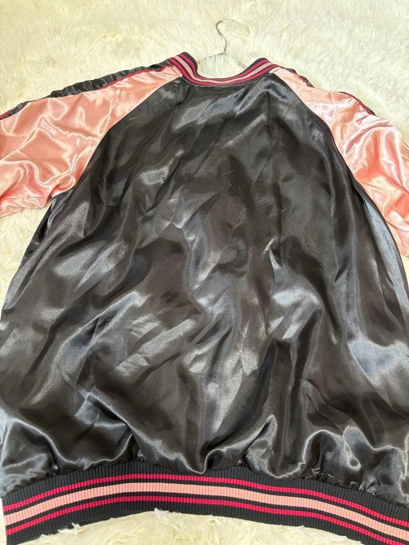 刺繍 サテン スカジャン ブラック ピンク 金魚 リバーシブル 花旅楽団 XL