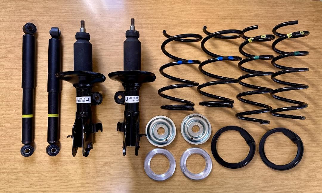 メタボさん専用【新車外し】DA17W エブリイワゴン 純正サスペンション
