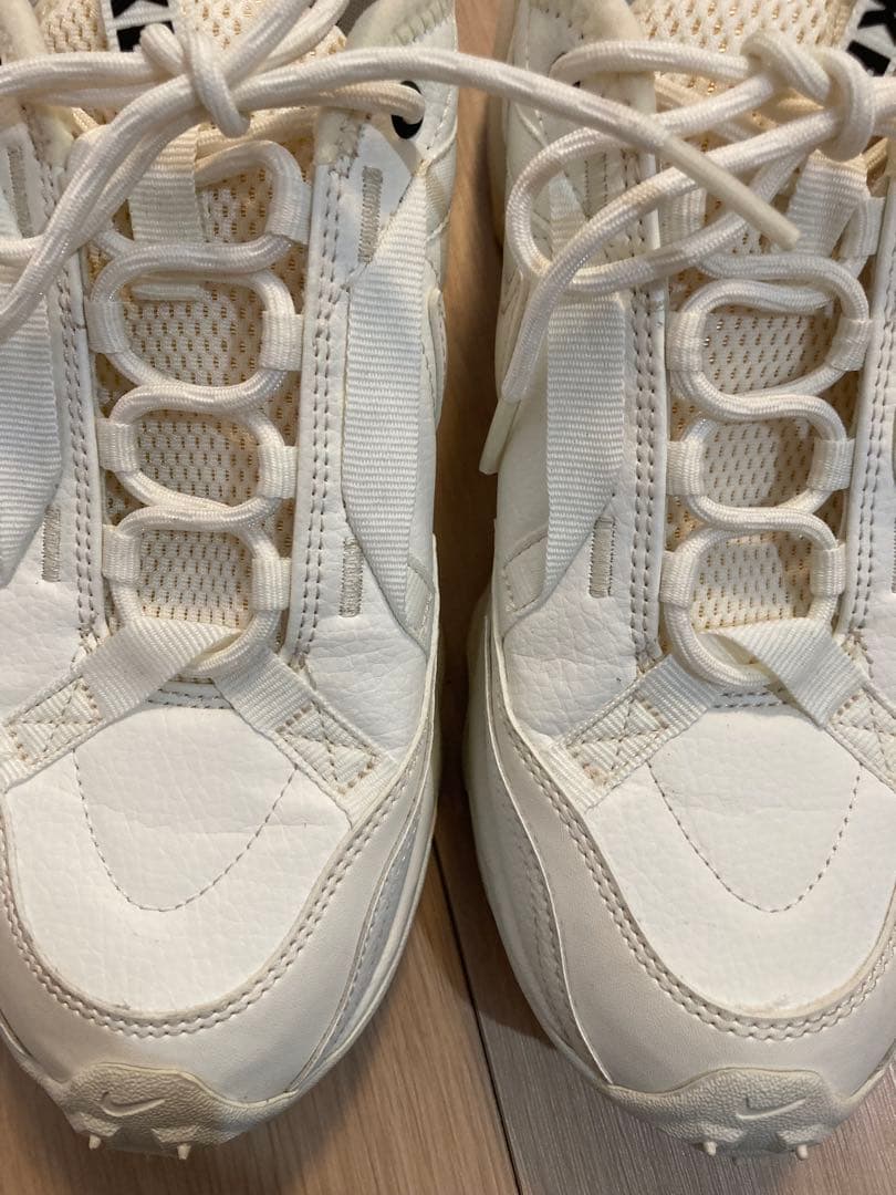 【ほぼ新品】NIKE WMNS TC7900 dd9682-100 25.5cm