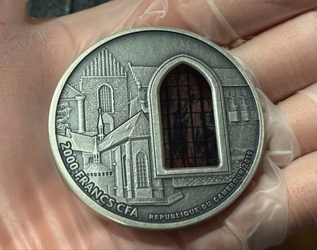 【Qちゃん】聖フランシス教会　ステンドグラスデザインの銀貨