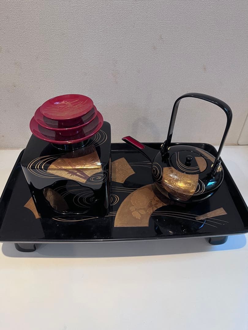 未使用】輪島塗 蒔絵 三段重箱 お屠蘇 盃 酒器セット 中島忠平の作品