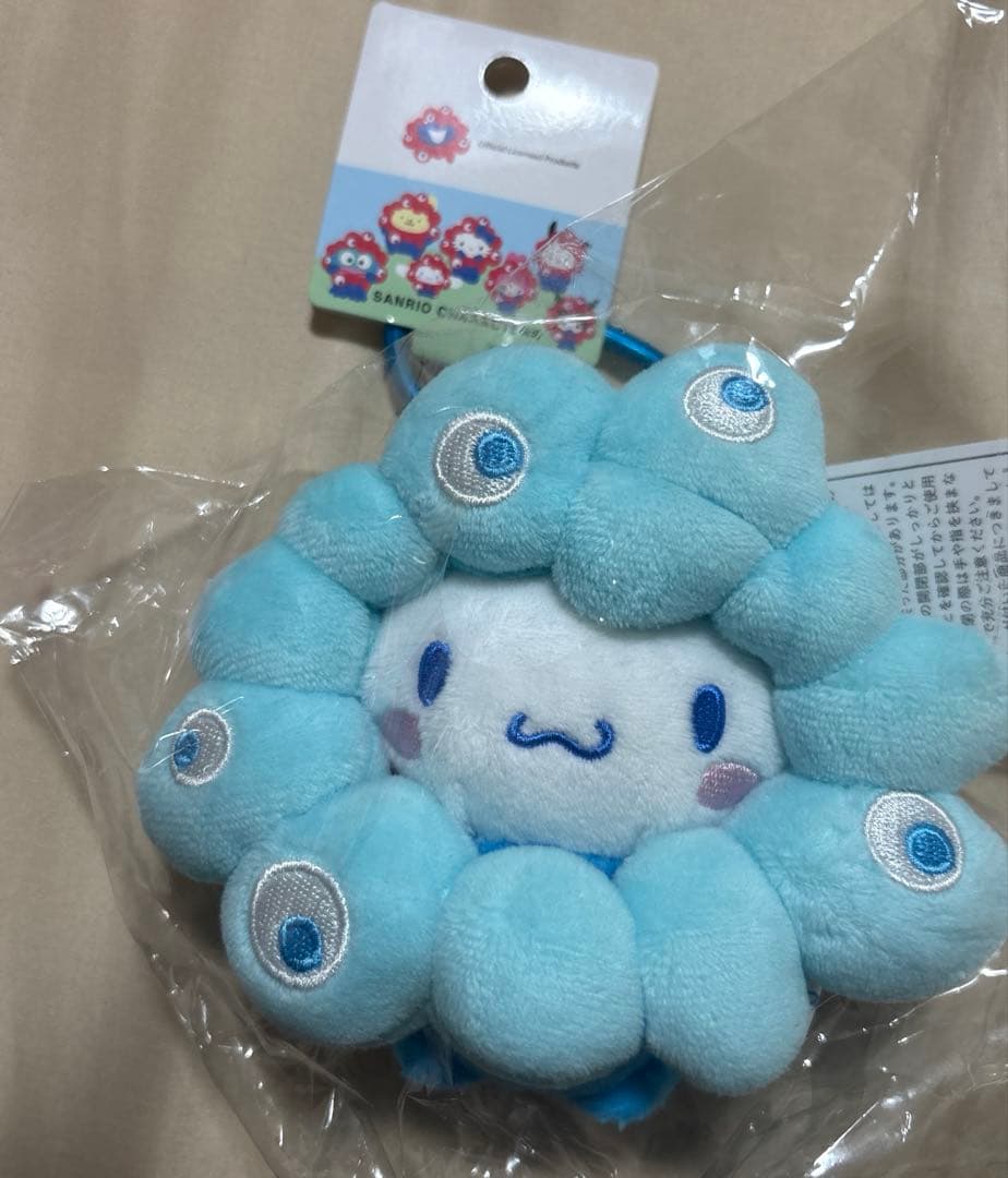 万博　ミャクミャク　サンリオ　シナモン　カラビナ　ぬいぐるみ　キーホルダー 大阪万博会場限定 シナモンロール ミャクミャク カラビナ付き シナモン