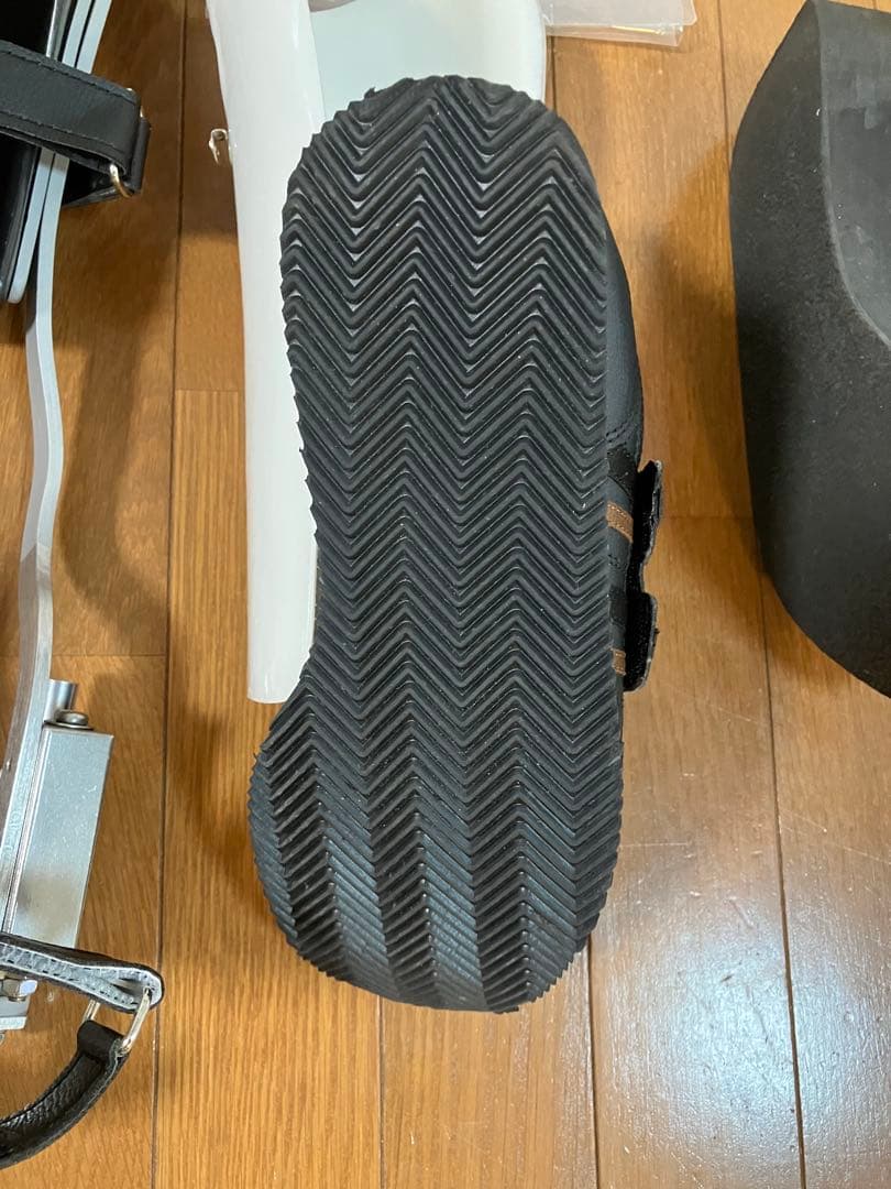 PTB装具、使用少、右足用リハビリ器具、 歩行補助具とシューズセット、足装具