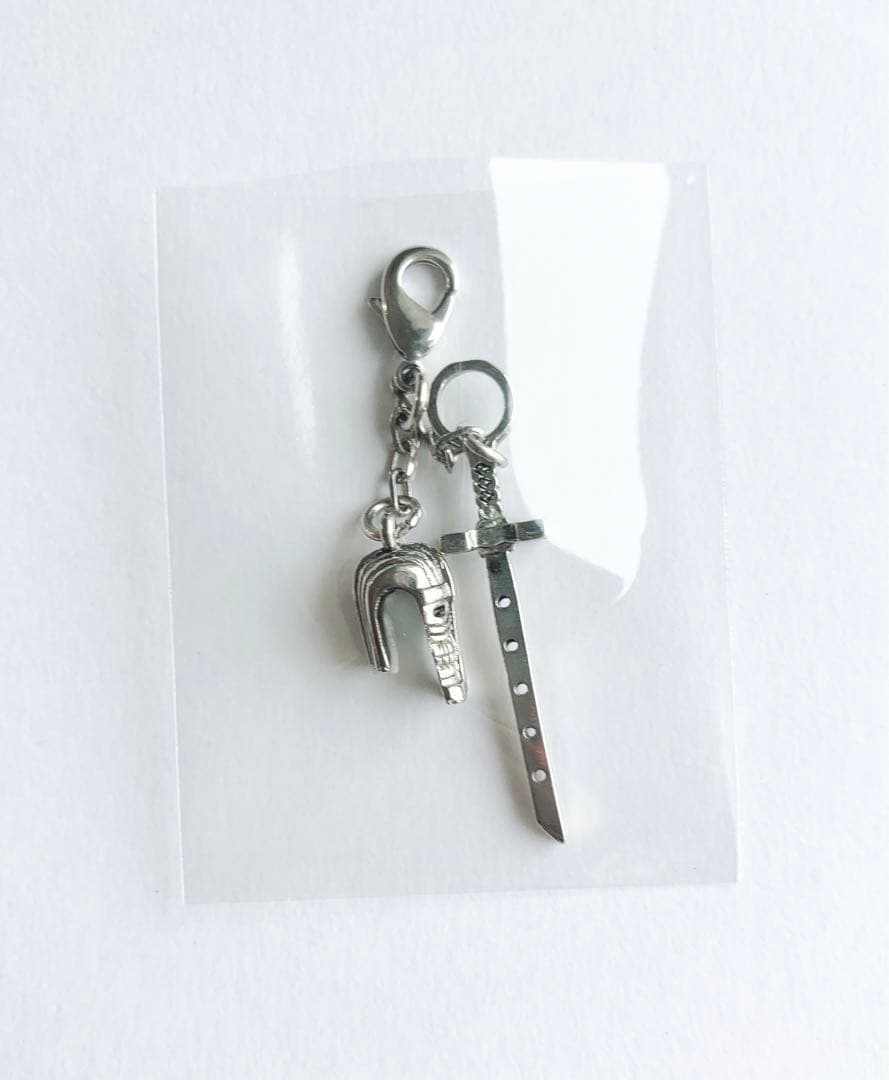 BLEACH 斬魄刀 コレクションチャーム 逆撫 平子真子 - メルカリ