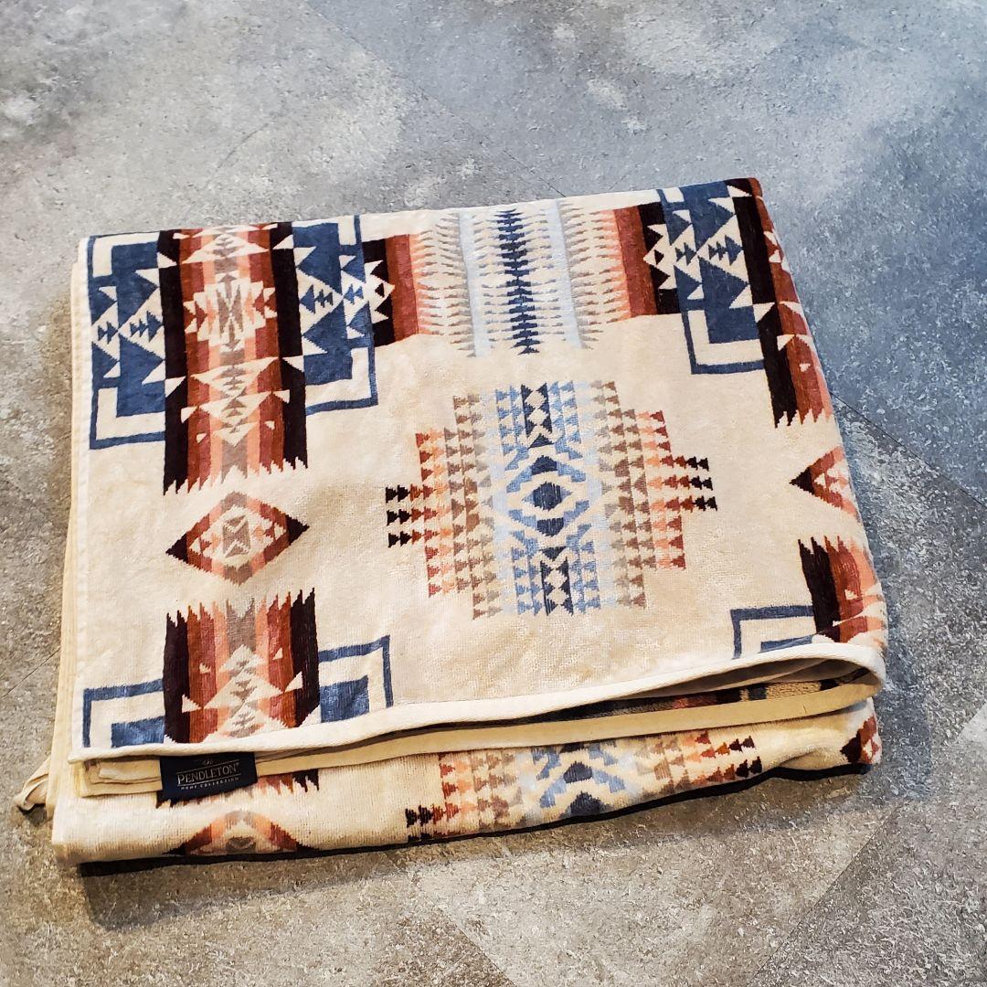 Pendleton フリースブランケット ネイティブデザイン PENDLETON（ペンドルトン）の「[PENDLETON/ペンドルトン] ネイティブ柄