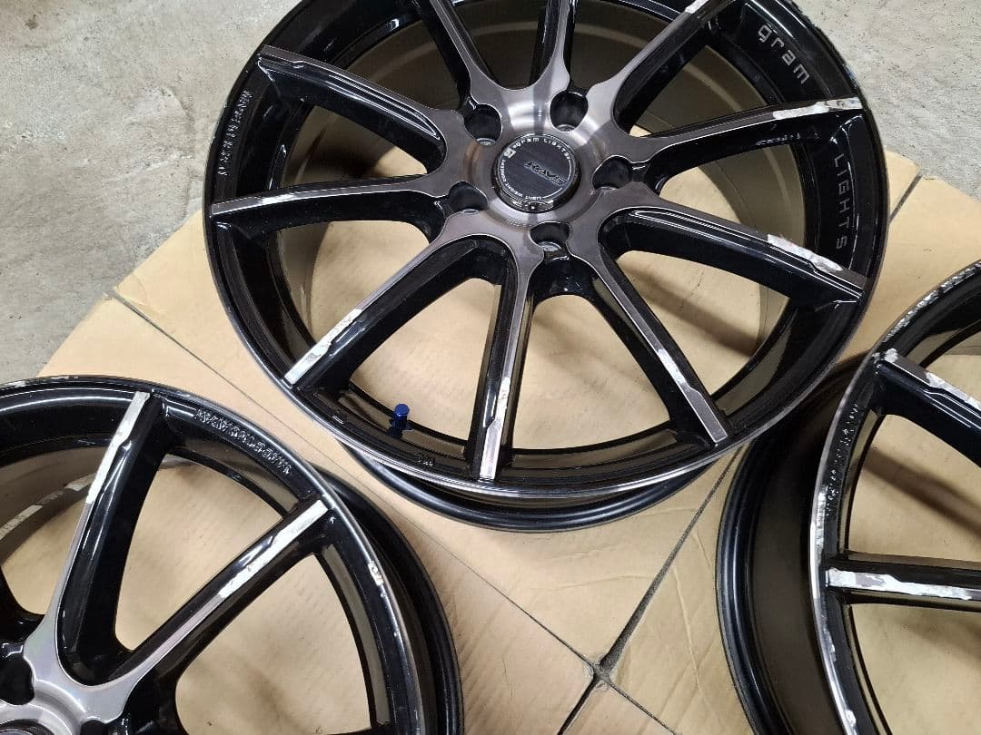 レイズ グラムライツ ホイール 4本 7.5J 18インチ 114.3　送料込み