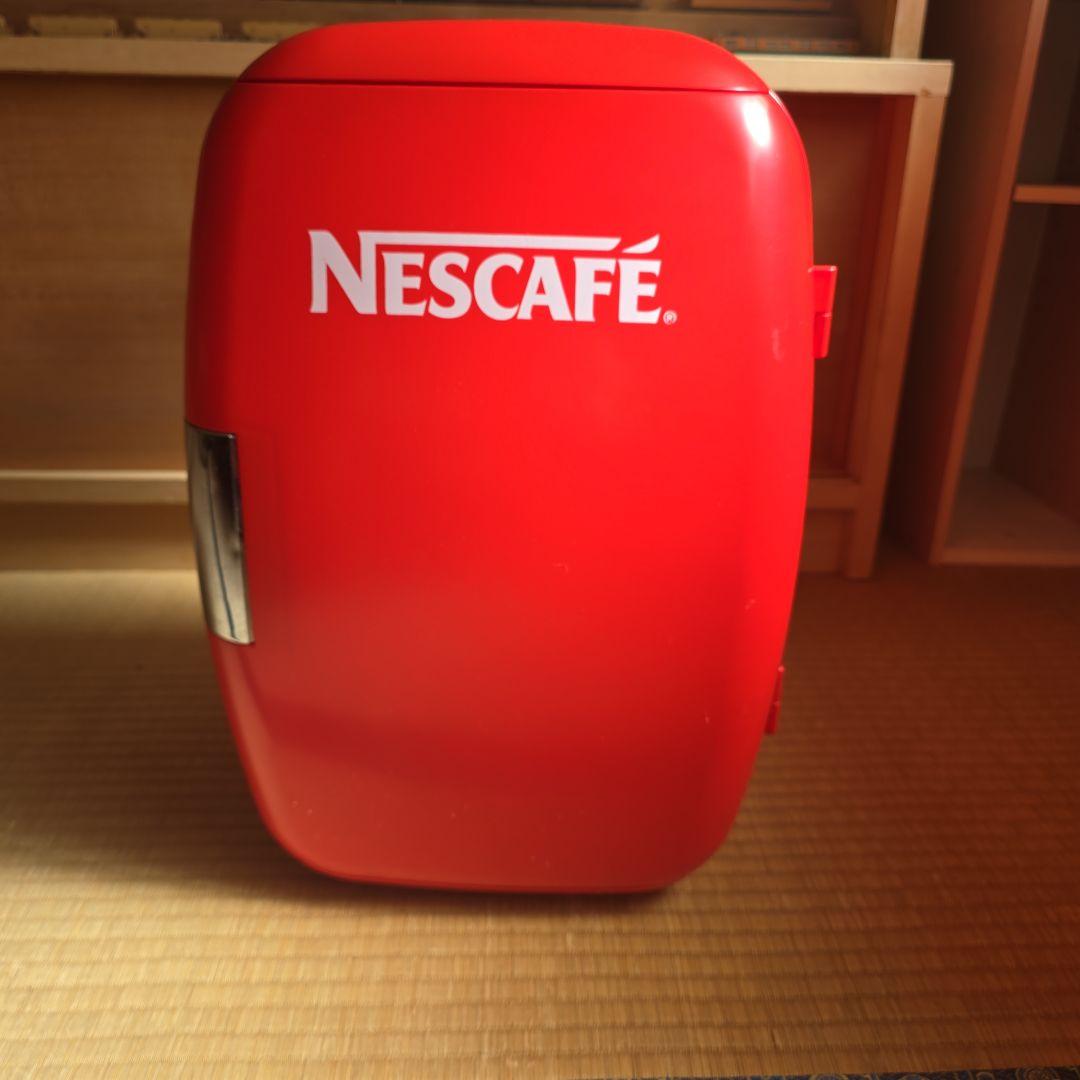 NESCAFÉ ミニ冷蔵庫 赤 - メルカリ