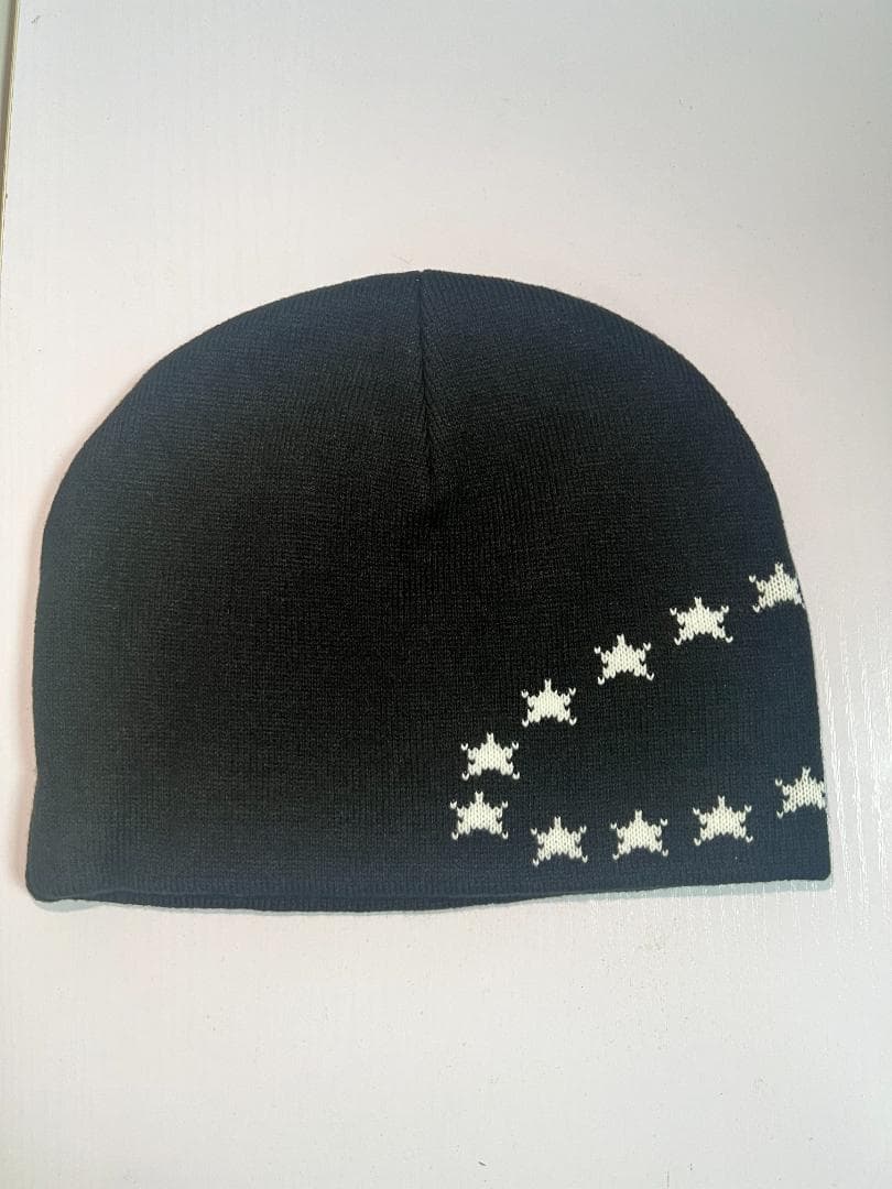 黒のニット帽 星型刺繍付き afb ビーニー - メルカリ
