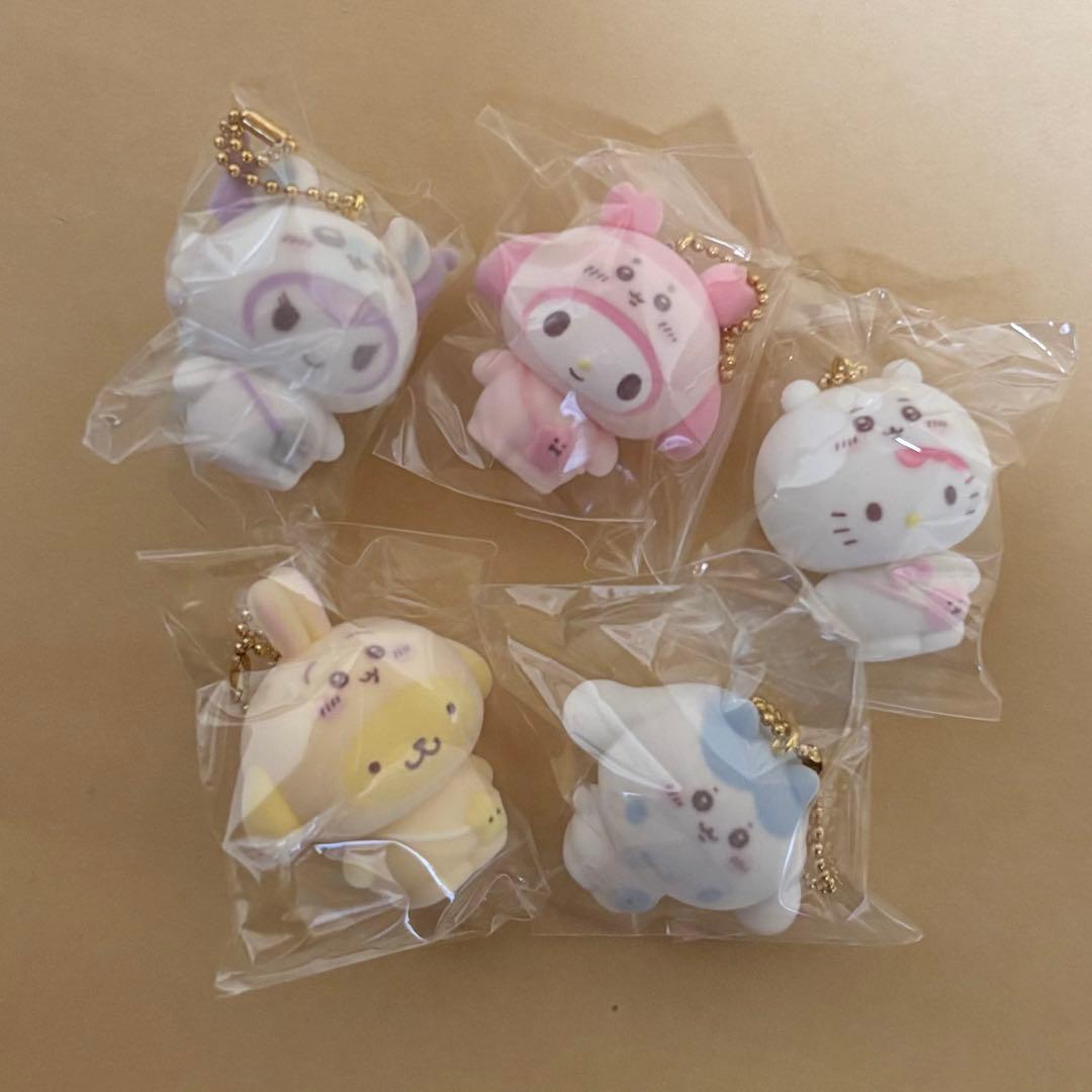 ちいかわ サンリオ シークレットフロッキーマスコットチャーム - メルカリ