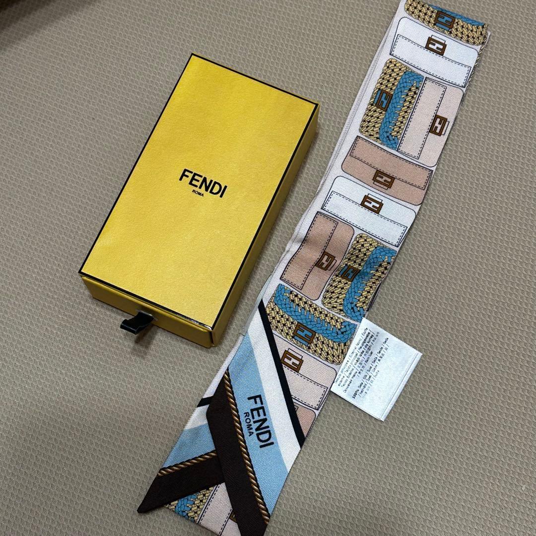 c*s様 新品未使用★FENDI スカーフ FENDI（フェンディ） 新品同様 FXT011 ASQI WRAPPY ラッピー フラワー
