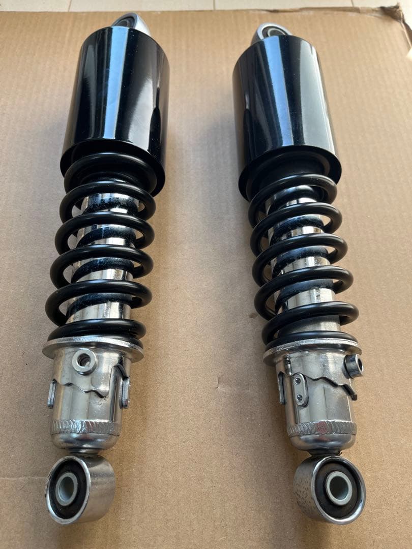 W650 リアサスペンション　リアショック　リアショックアブソーバー