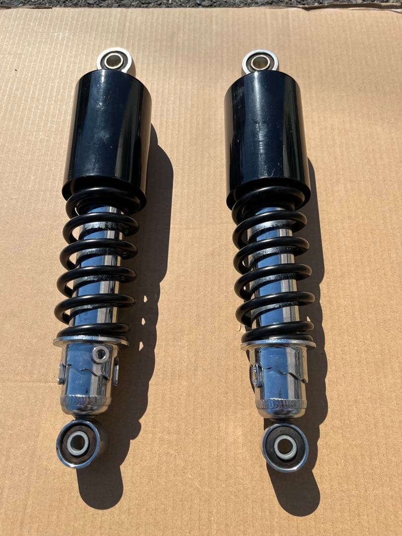 W650 リアサスペンション　リアショック　リアショックアブソーバー