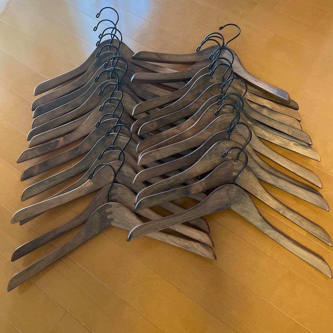 ロータス　アンティーク　木製ハンガー　トップスハンガー　大人用　Ｌ　25本 楽天市場】ハンガー 木製 おしゃれ かわいい アンティーク 木製