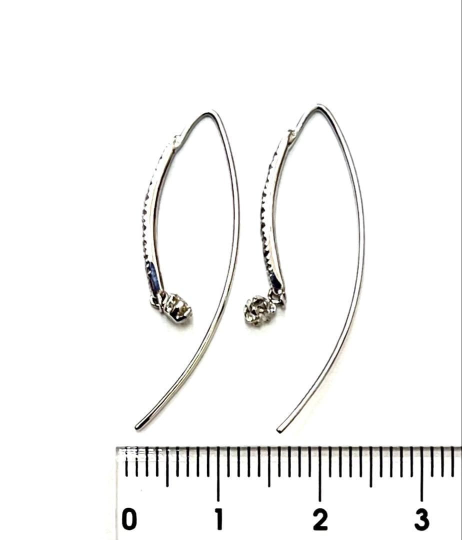 k18WG ダイヤ フック ピアス 0.30ct スウィング