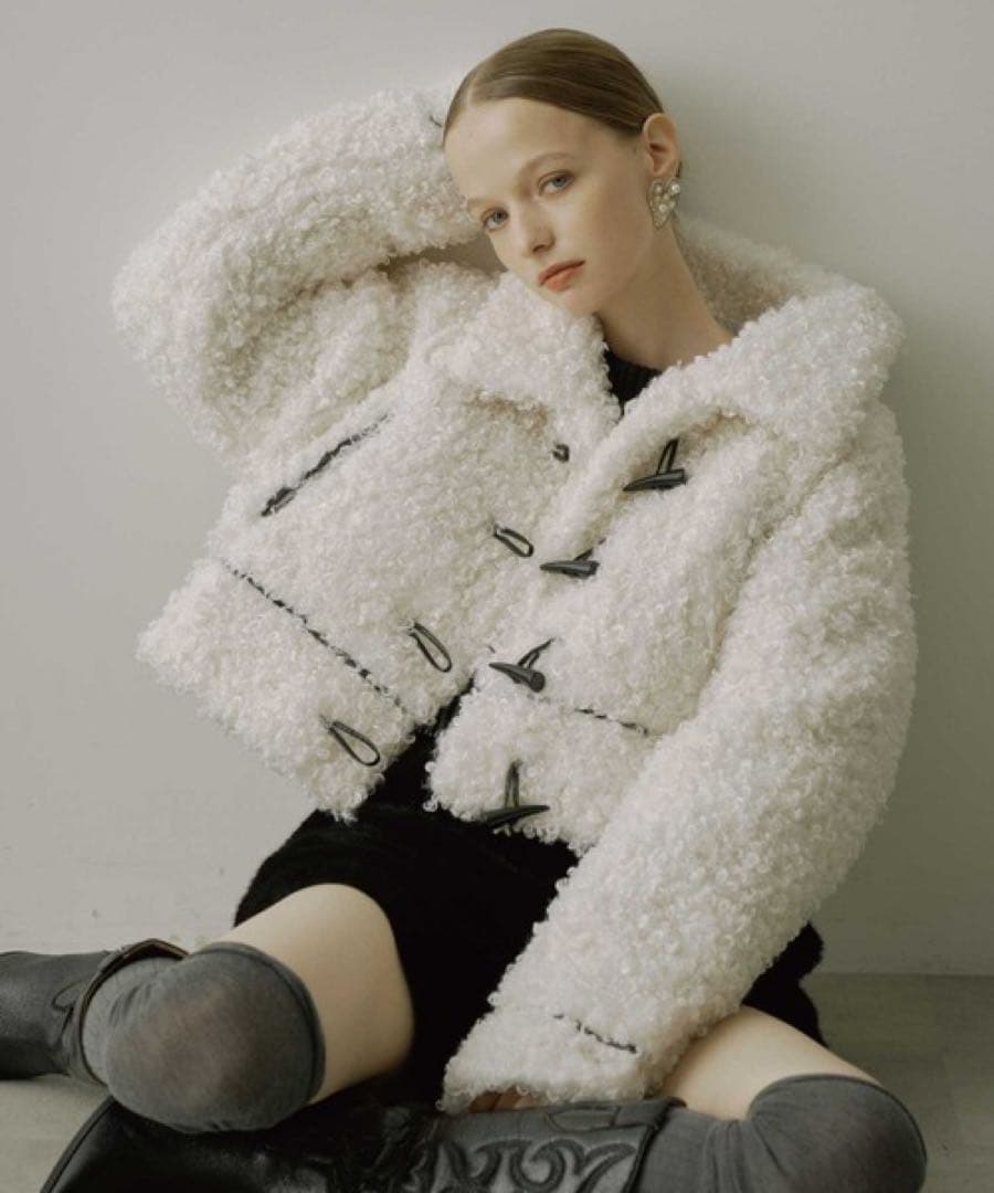 VIOLETTA ボアショートコート M - メルカリ