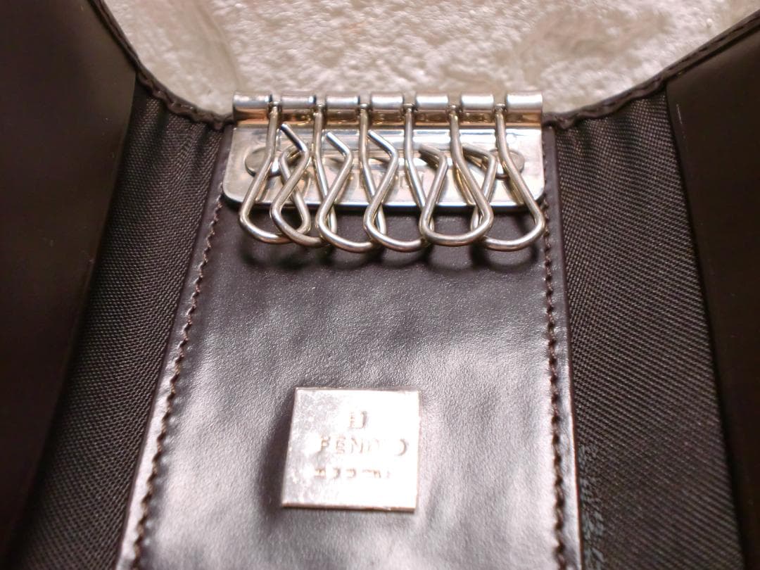 新品■FENDI■6連キーケース♪■ズッカ■ブラウン♪