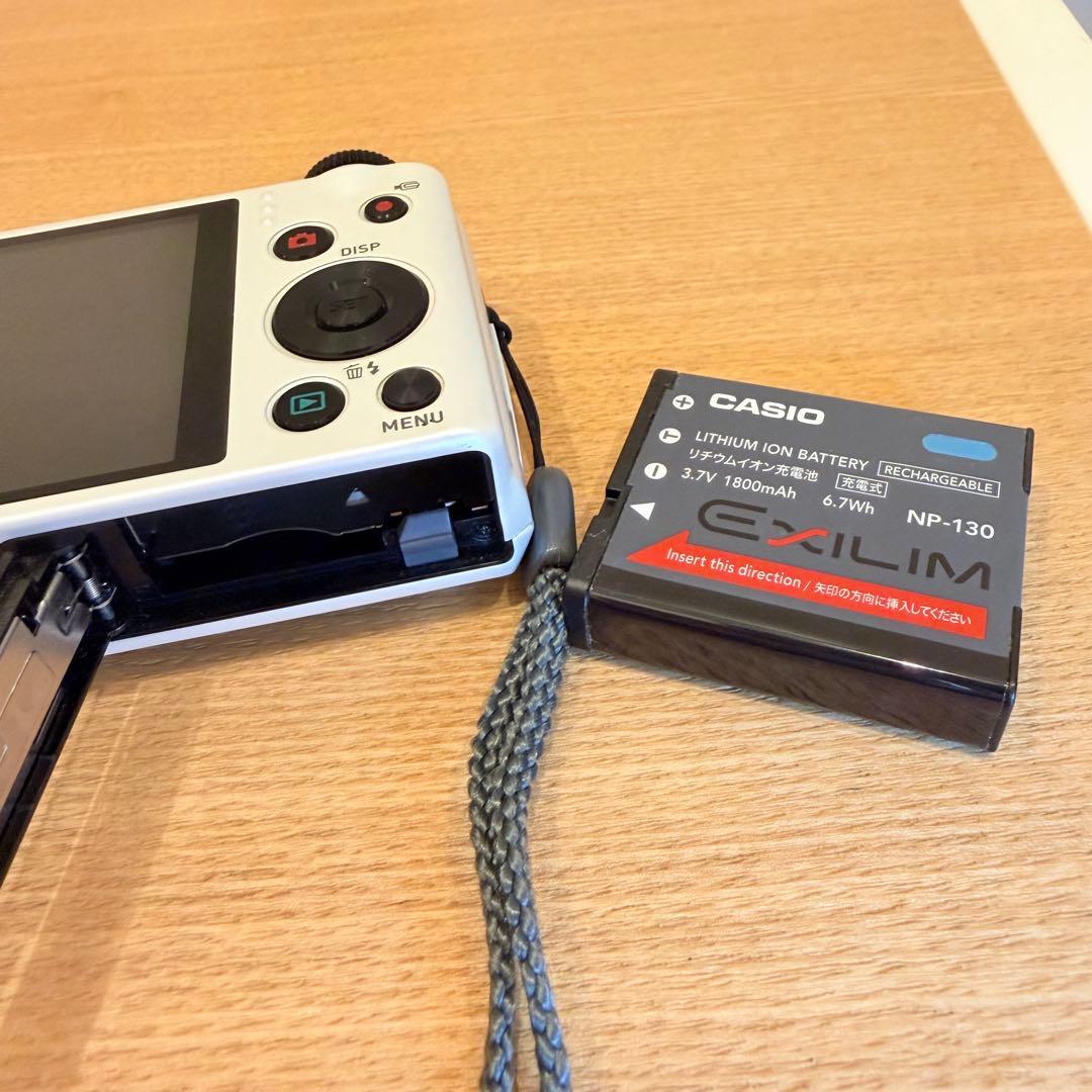 カシオCASIO EXILIM EX-ZR100 デジカメ y2k コンデジ - メルカリ