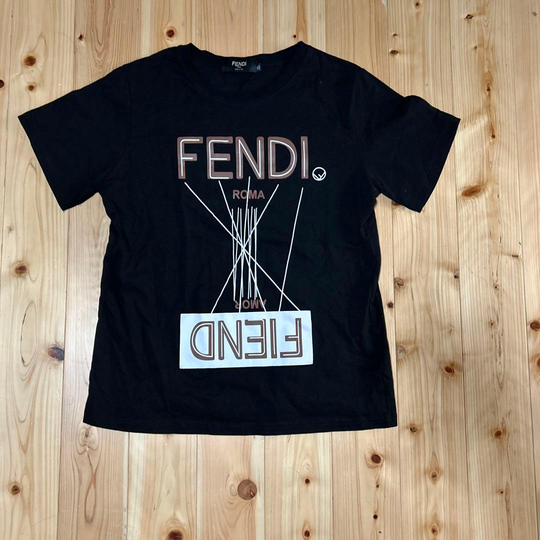 FENDI ロゴプリント Tシャツ ブラック - メルカリ