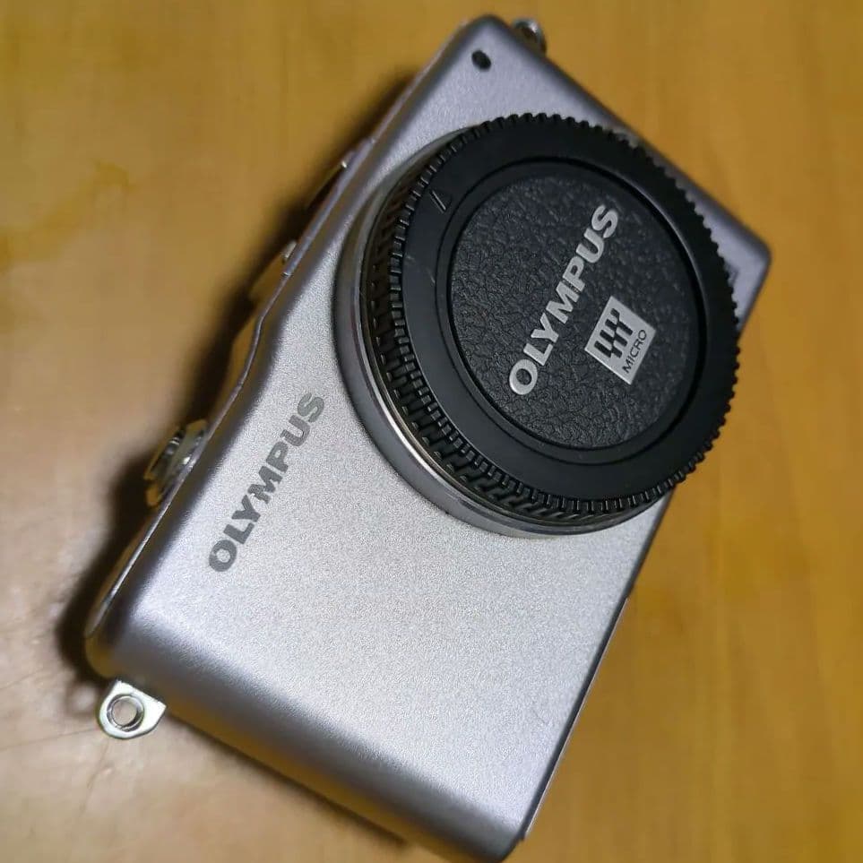 シャッター8433回 オリンパス E-PM1 シルバー シャッター8433回 オリンパス E-PM1 シルバー オリンパス OLYMPUS PEN