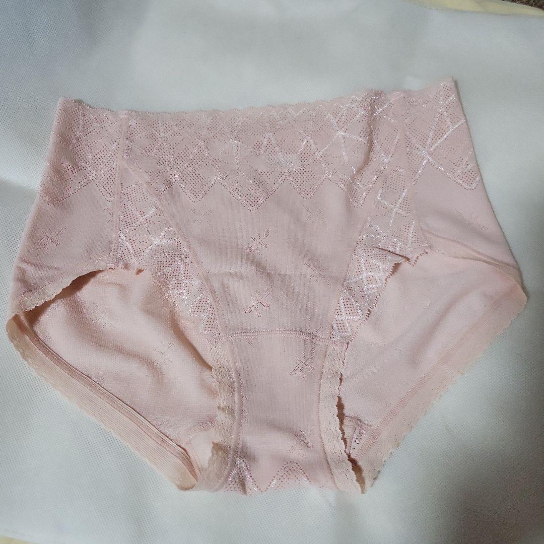 マルコ カーヴィシャスカレス フィットショーツ ピンクLL - メルカリ