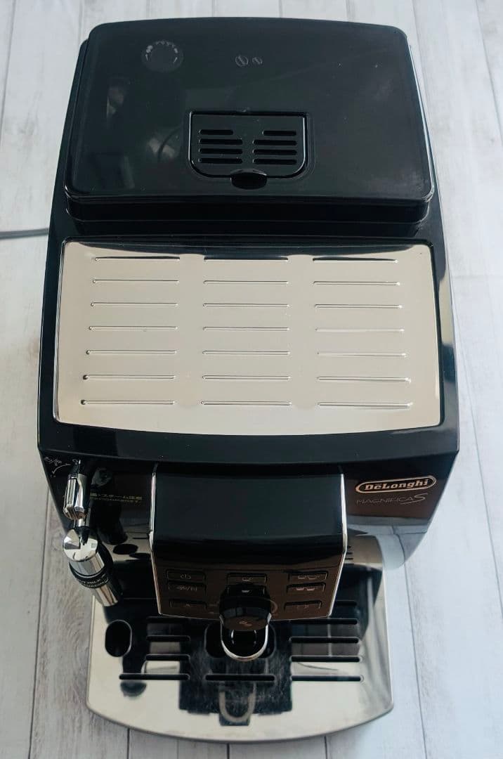 デロンギマグニフィカS コンパクト全自動エスプレッソマシン ECAM23120B