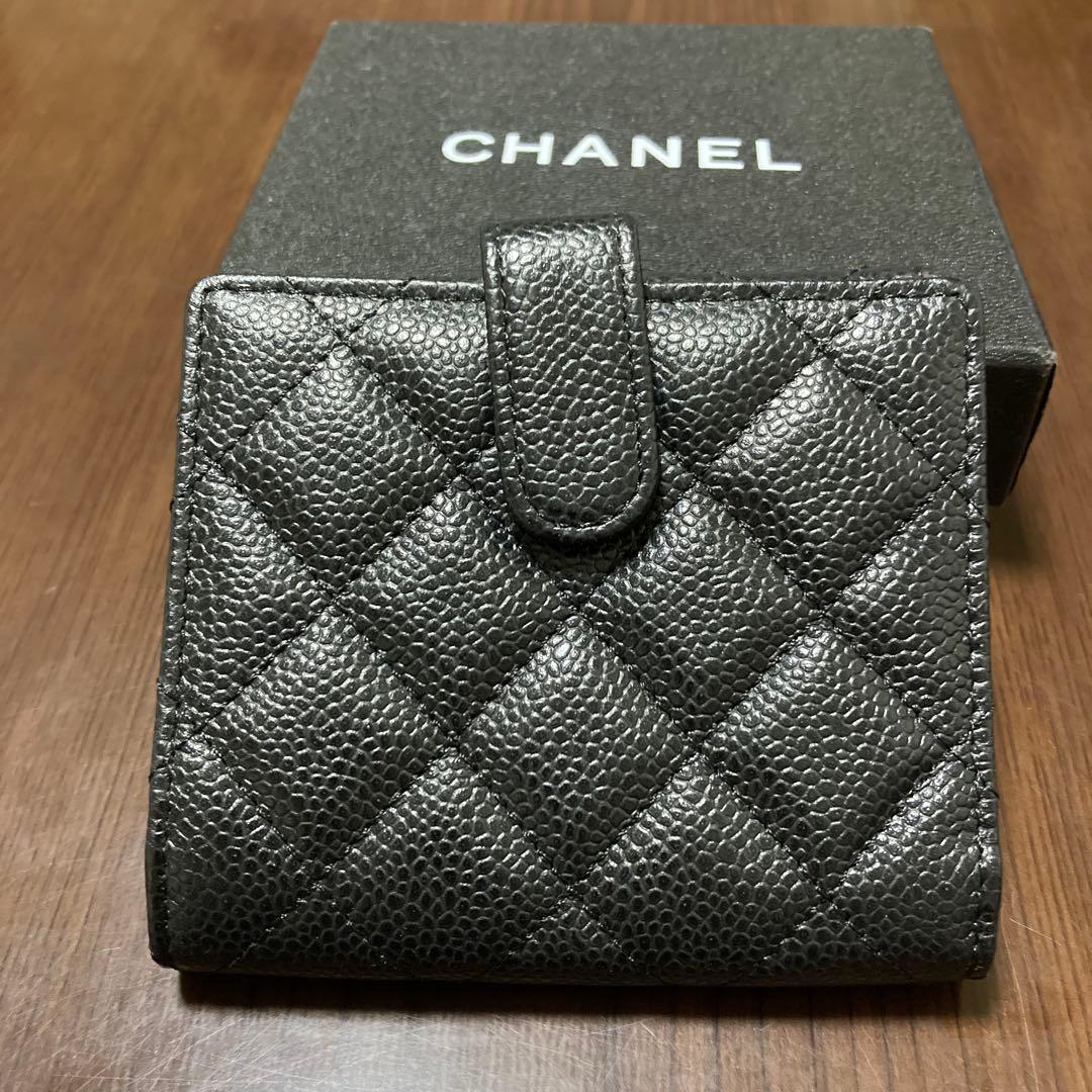 ノベルティCHANEL ブラック キルティング二つ折り財布