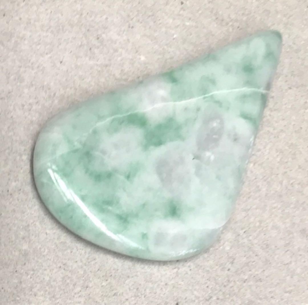 糸魚川翡翠 しずく型土日セール】糸魚川翡翠 勾玉 小鳥型 土日セール