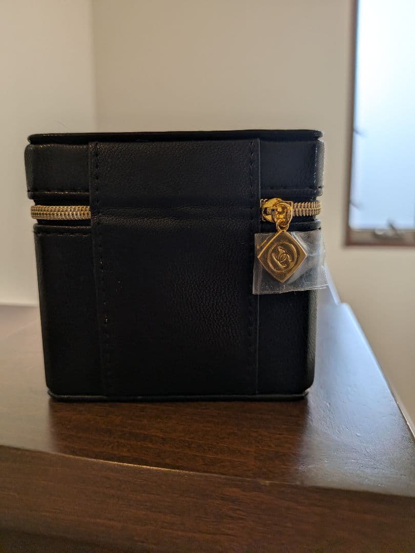 シャネル ノベルティ ミラー付きリップケース - メルカリ