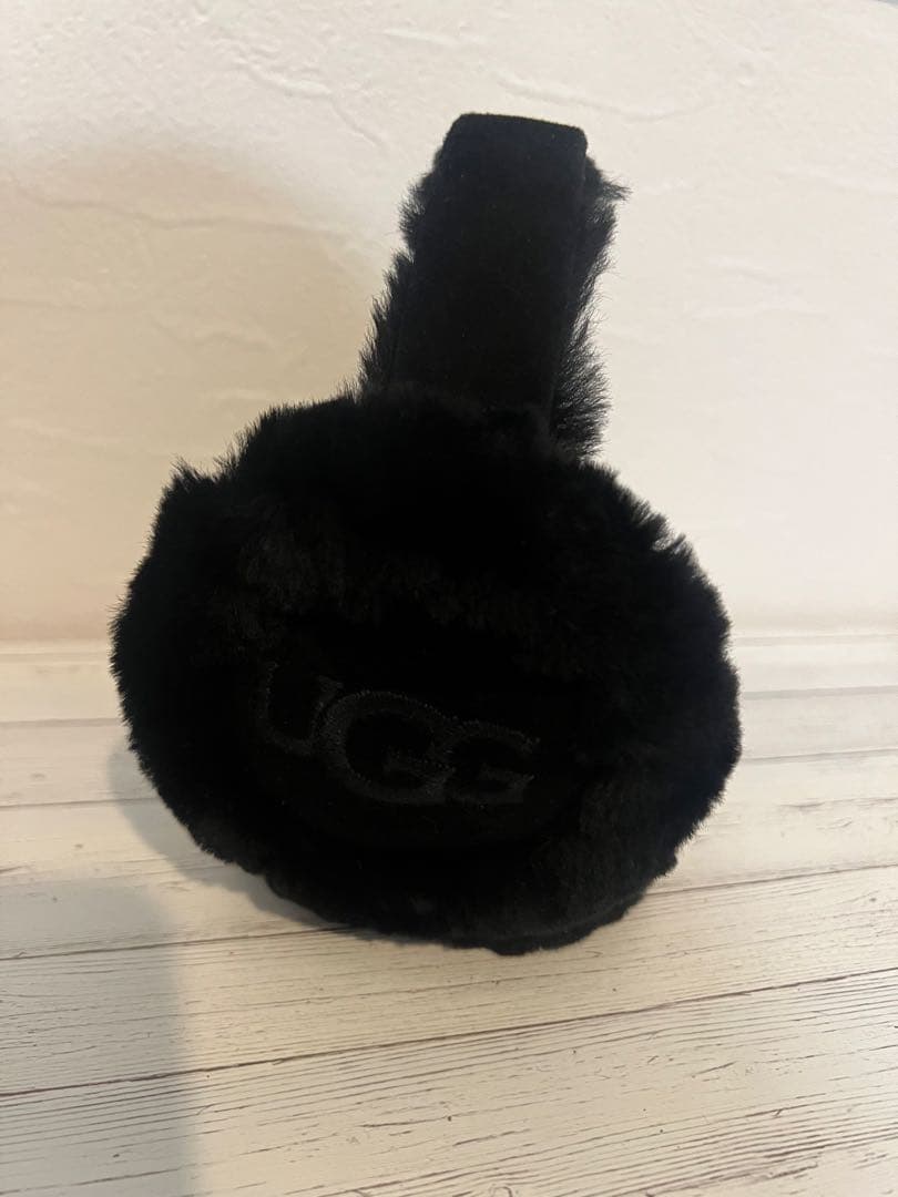 UGG ファー イヤーマフ　新品未使用　ブラック　箱あり
