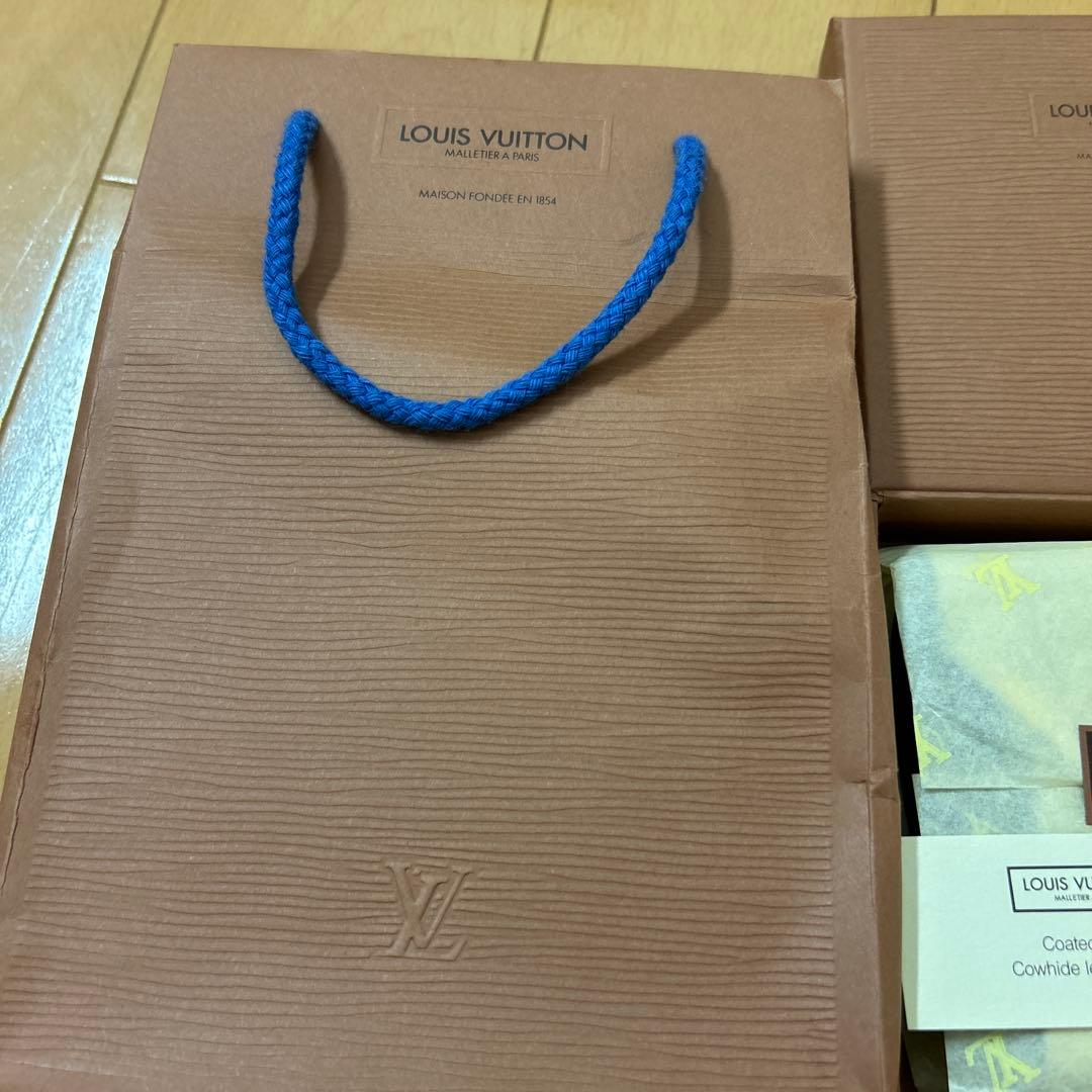 【新品未使用】LOUISVUITTONモノグラム ケース　箱袋付き
