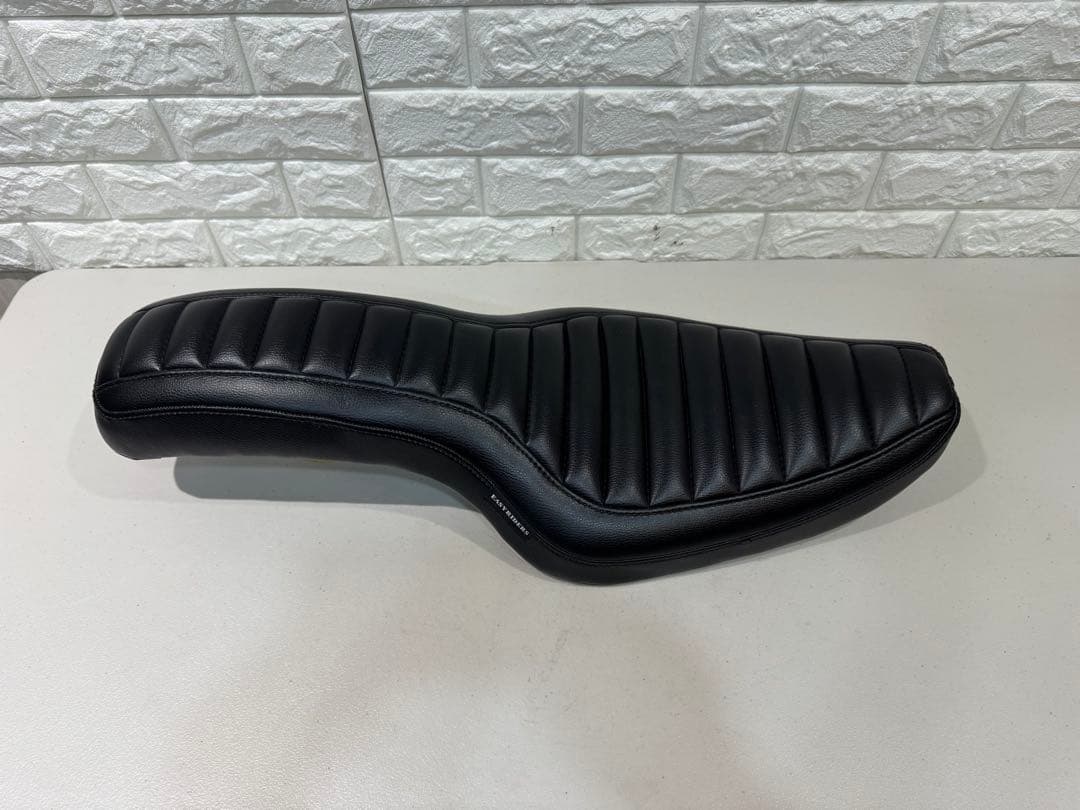 イージーライダース　スポーツスター　ハーレー　XL 883 コブラ　シート